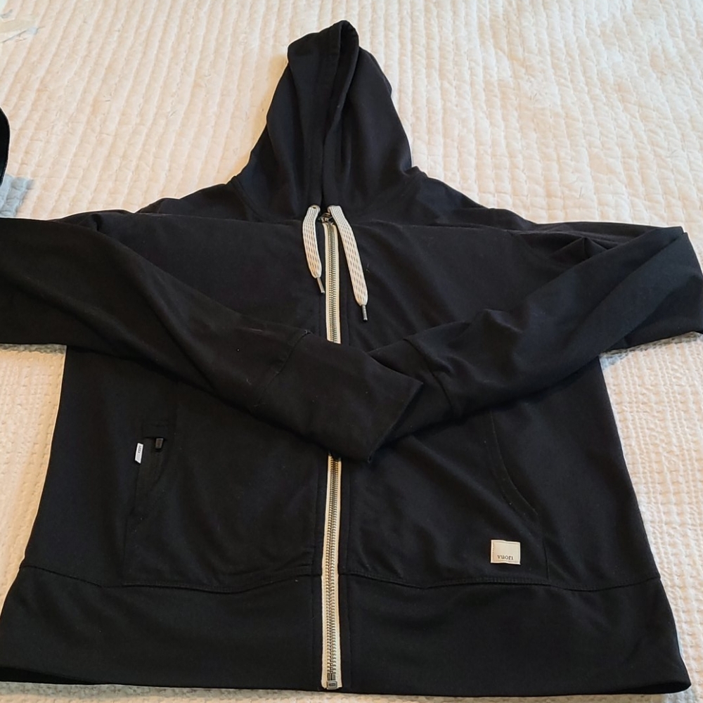 Vuori black hoodie